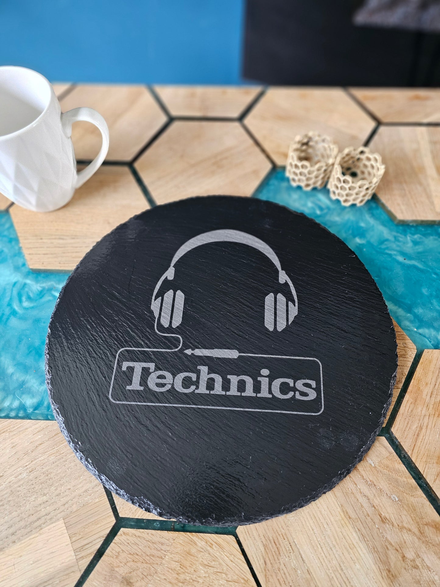 slate sign Technics – 300mm Round Wall Plaque Laser Engraved DJ Gift