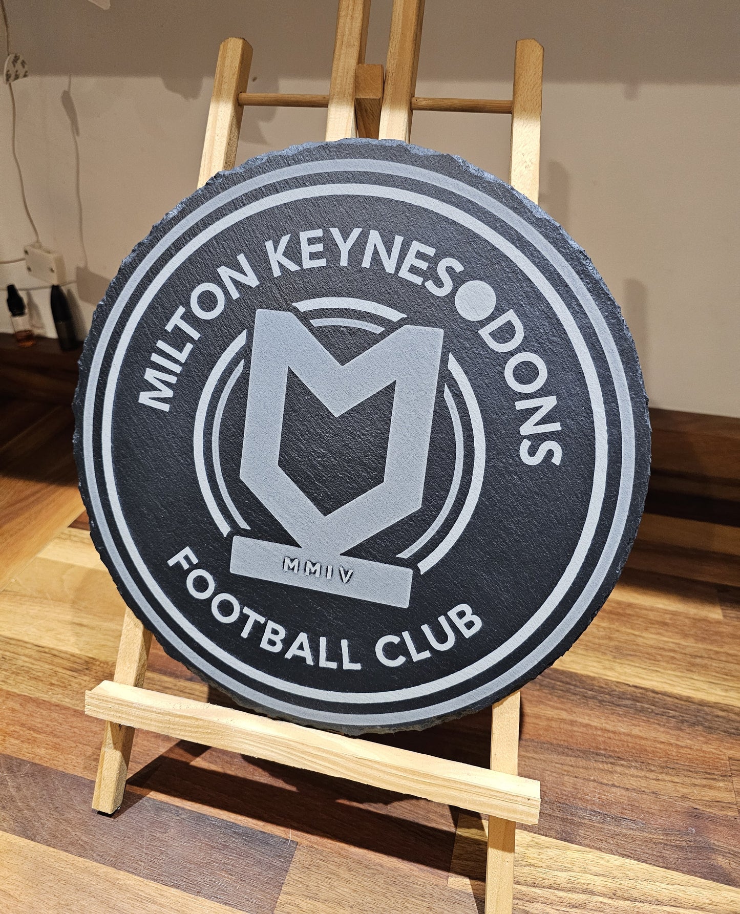 slate Milton Keynes Dons Slate Plaque – 30cm Round – MK Dons Football