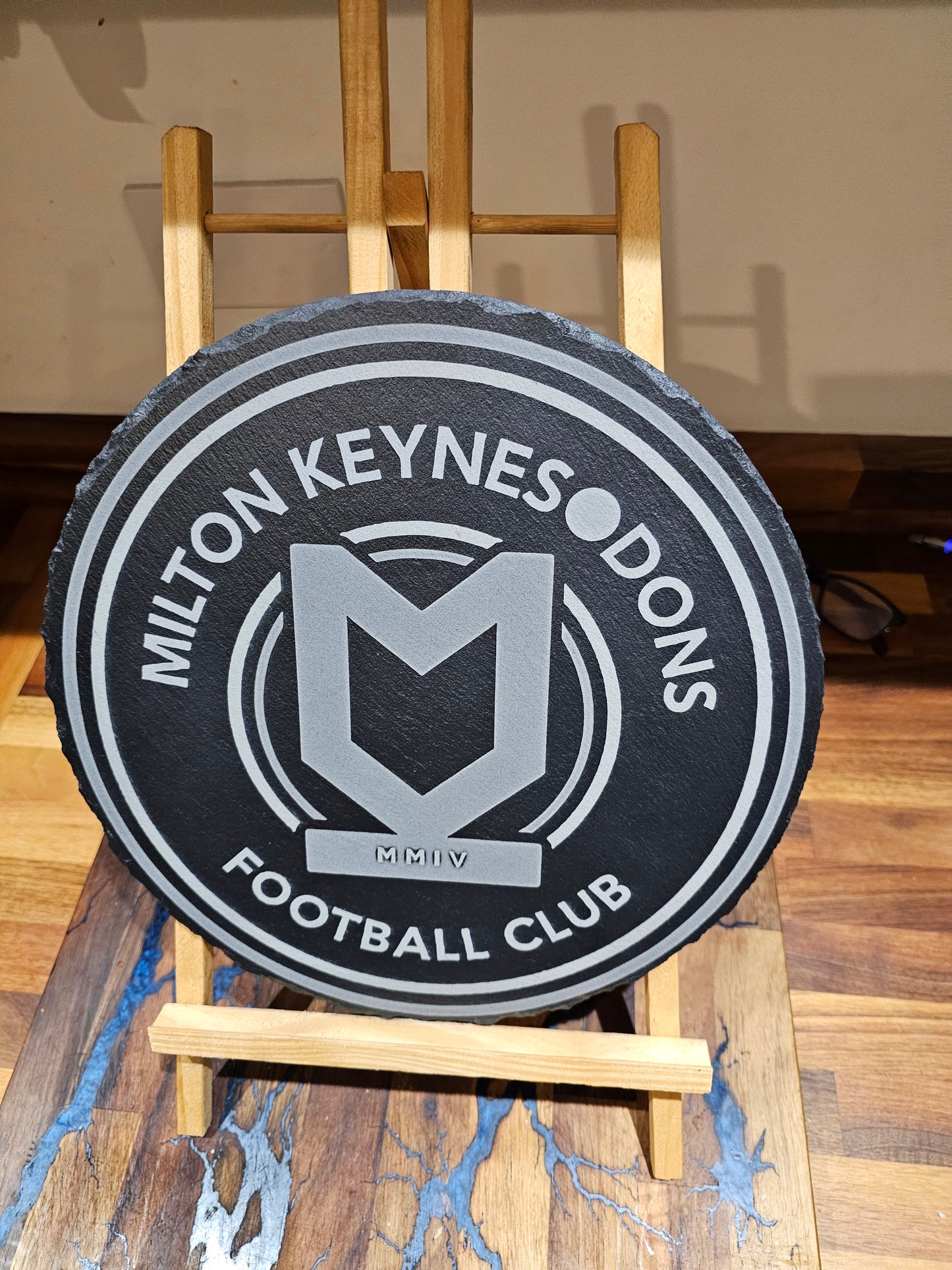 slate Milton Keynes Dons Slate Plaque – 30cm Round – MK Dons Football