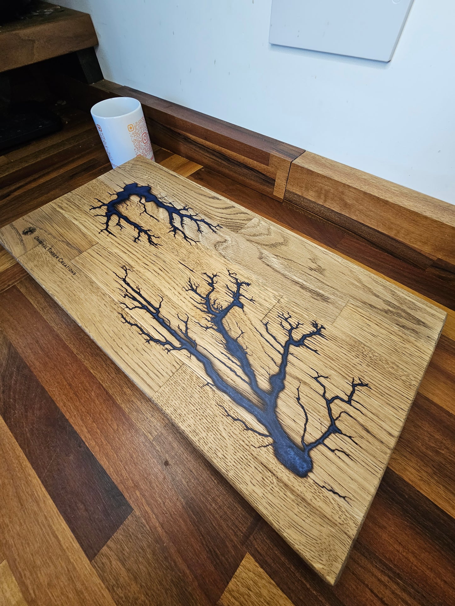 Chopping Board – Oak with Blue Resin Inlay (485mm x 250mm)