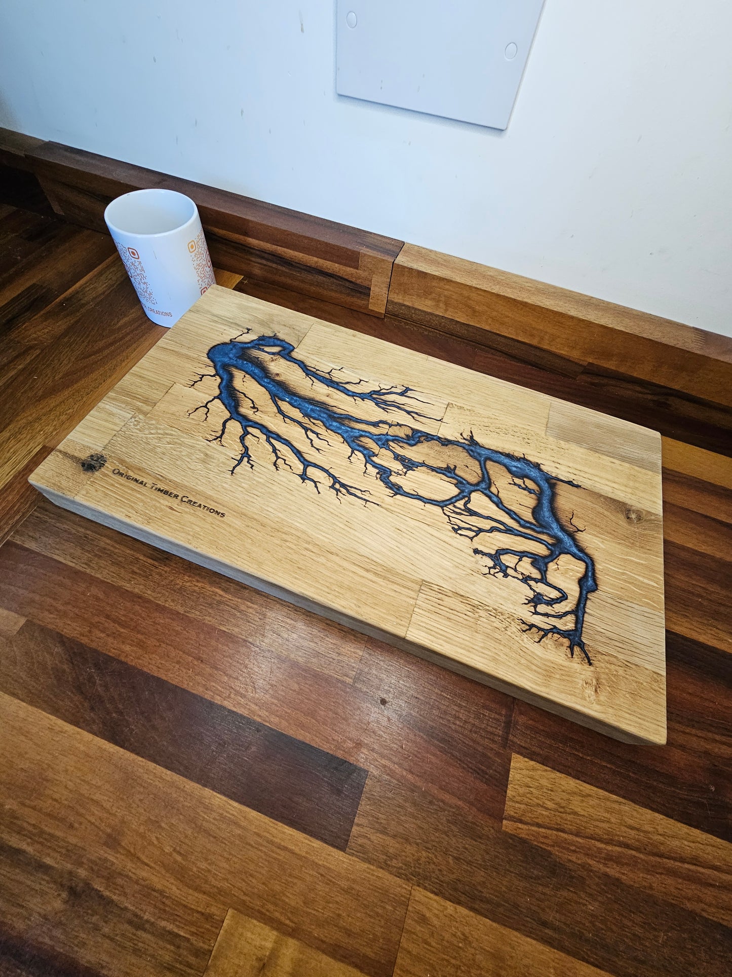Chopping Board – Oak with Blue Resin Inlay (445mm x 250mm)