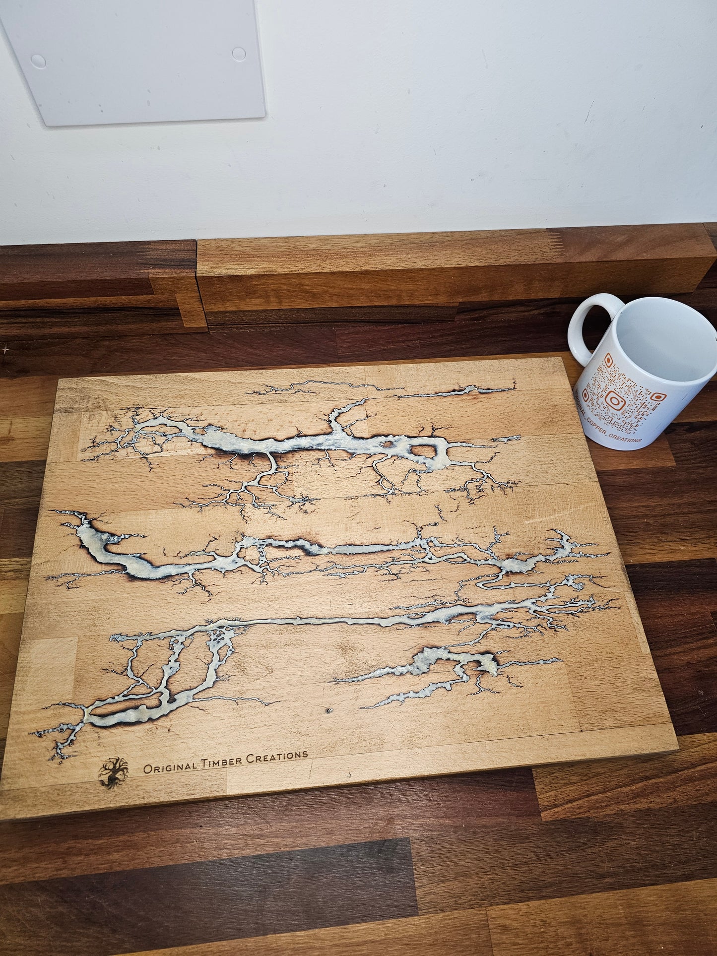 Chopping Board – White Resin Fractal Burn 400 × 300 × 38mm
