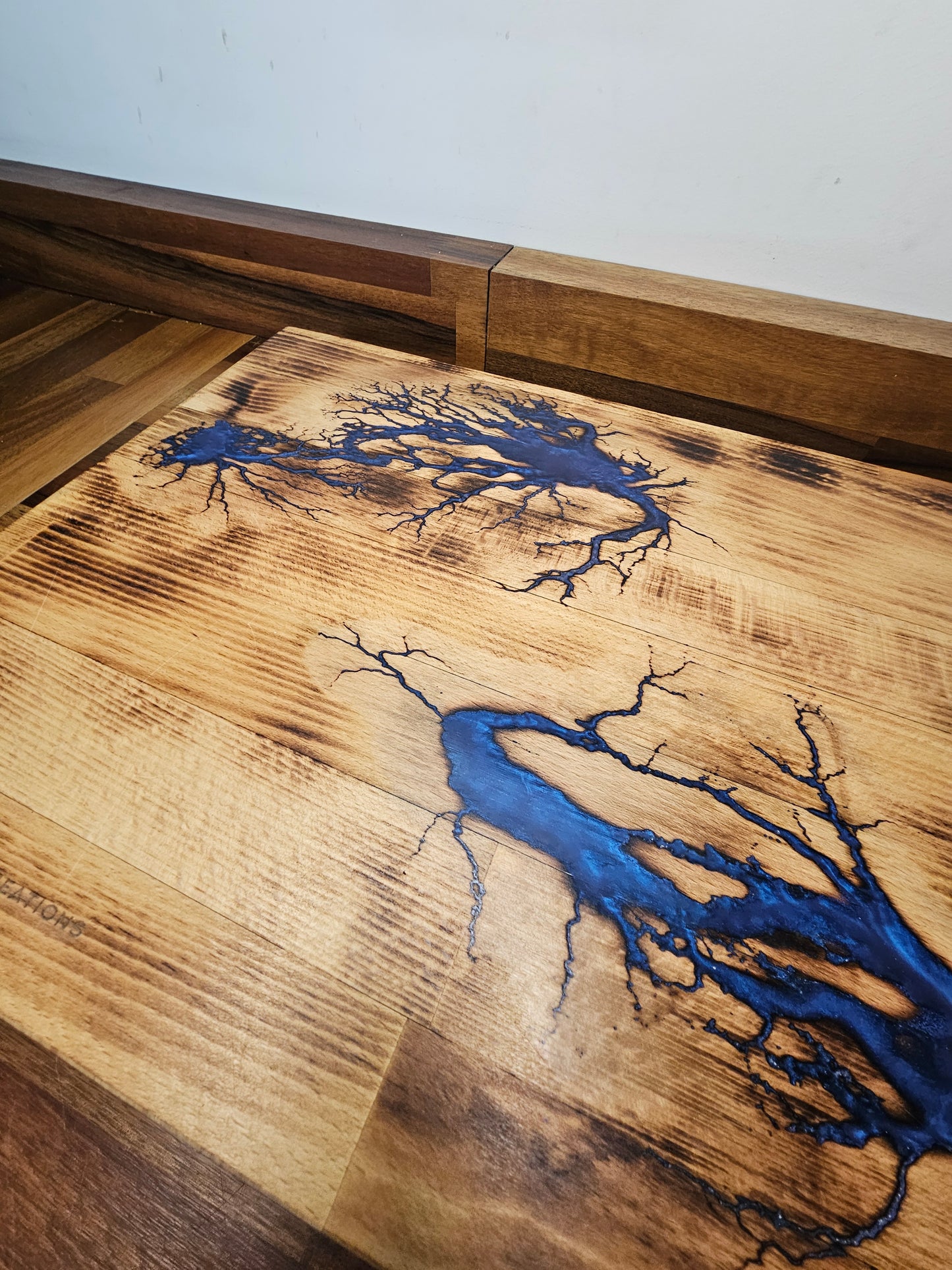 Chopping Board – Blue Resin Fractal Burn 400 × 300 × 38mm