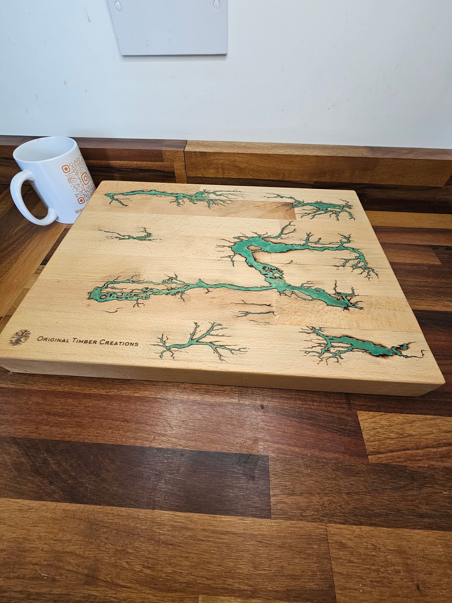 Chopping Board – Green Resin Fractal Burn 400 × 300 × 38mm