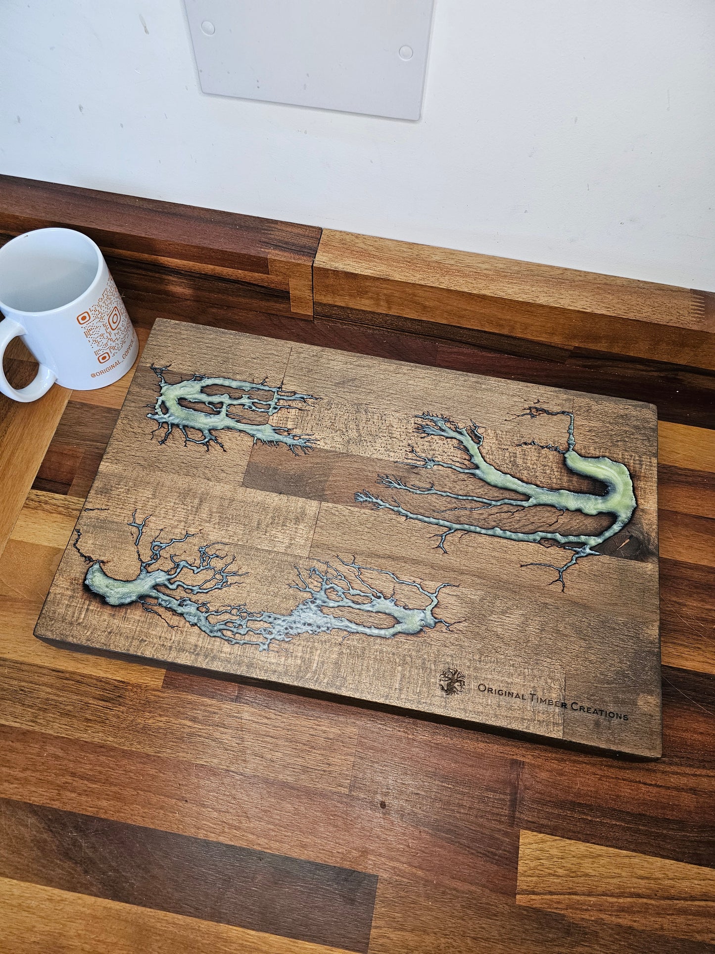 Chopping Board – Light Resin Fractal Burn 400 × 260 × 38mm