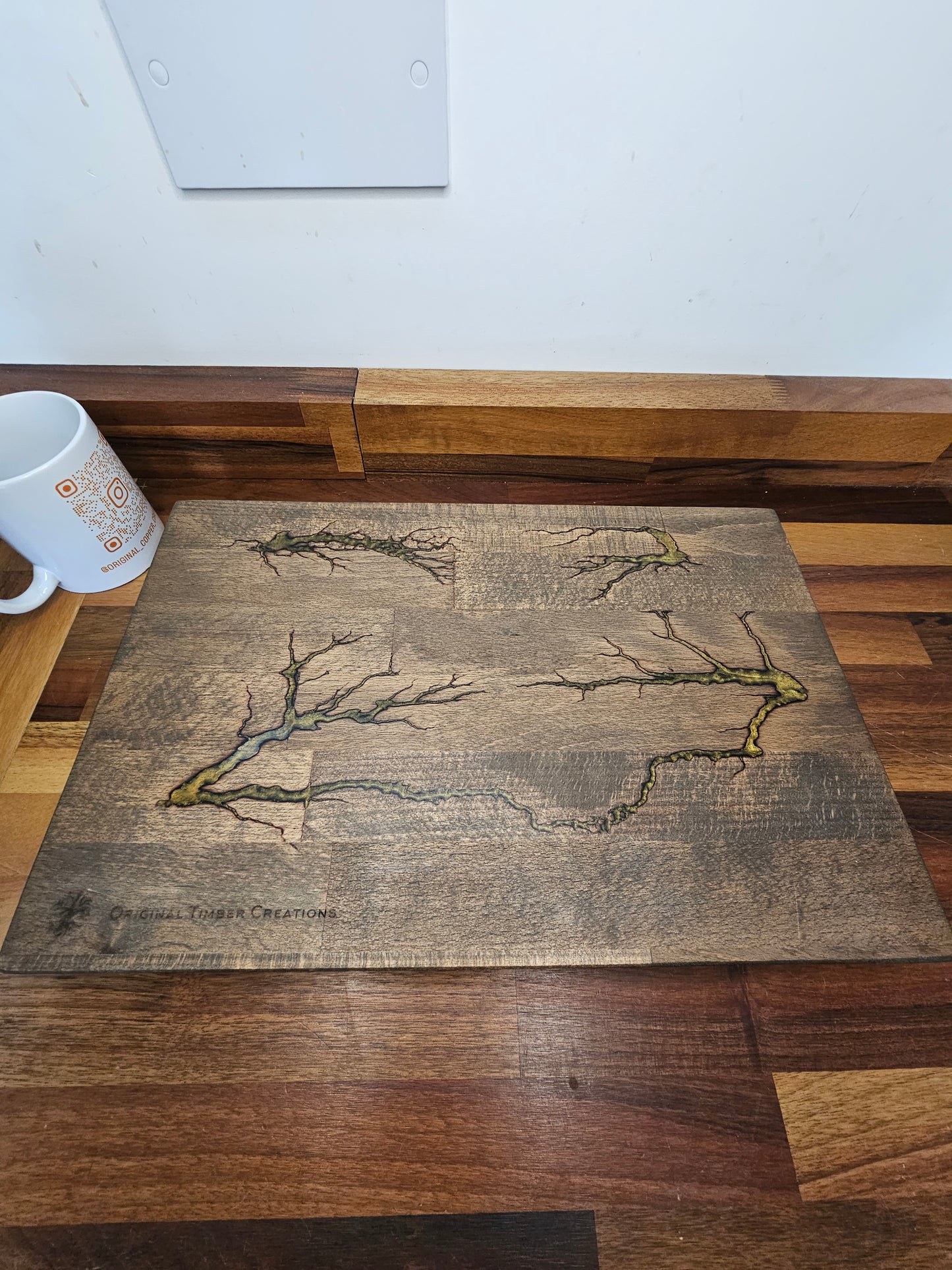 Chopping Board – Bronze Resin Fractal Burn 400 × 260 × 38mm