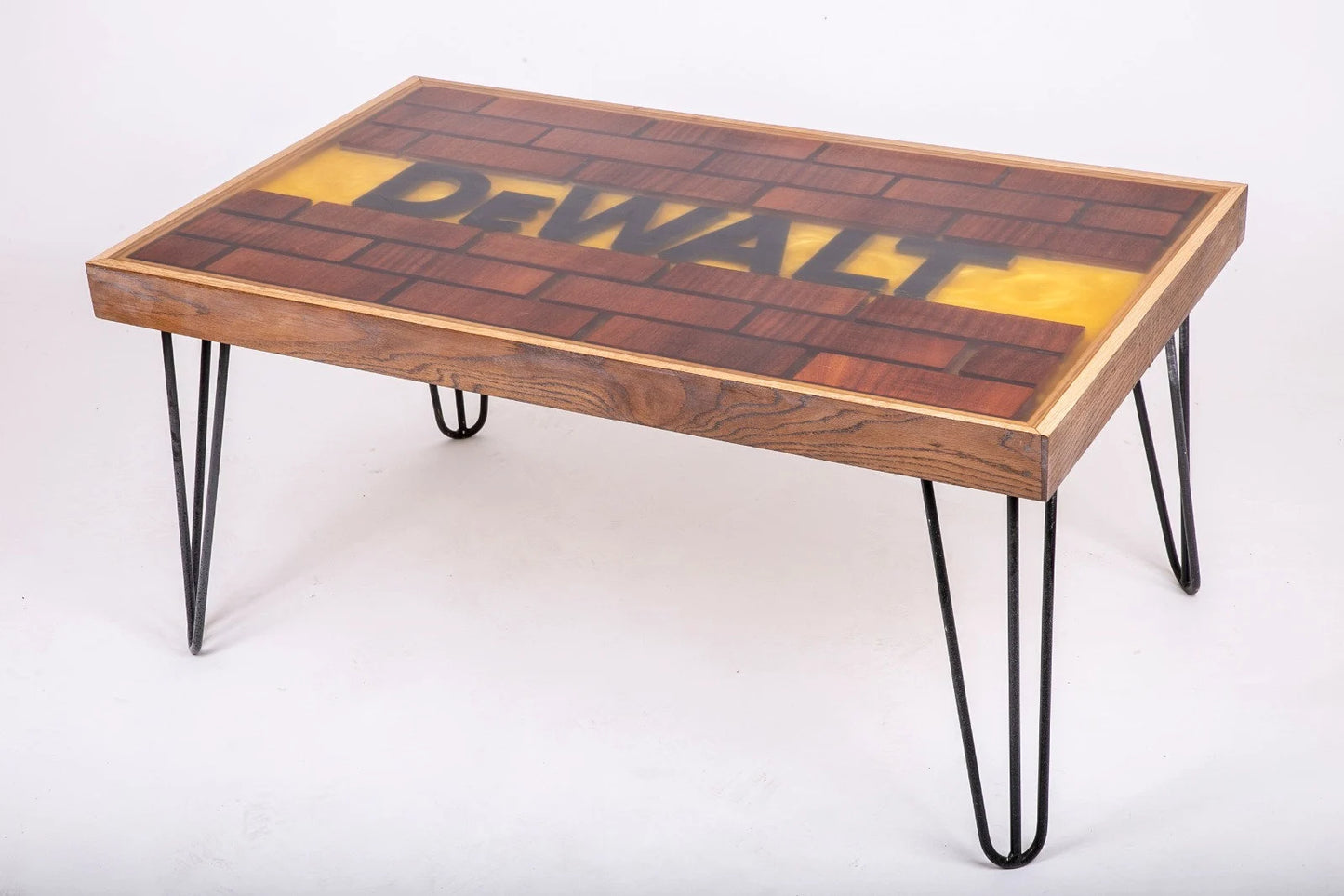 table DeWALT Resin Coffee Table – Handmade Oak & Sapele Epoxy Table