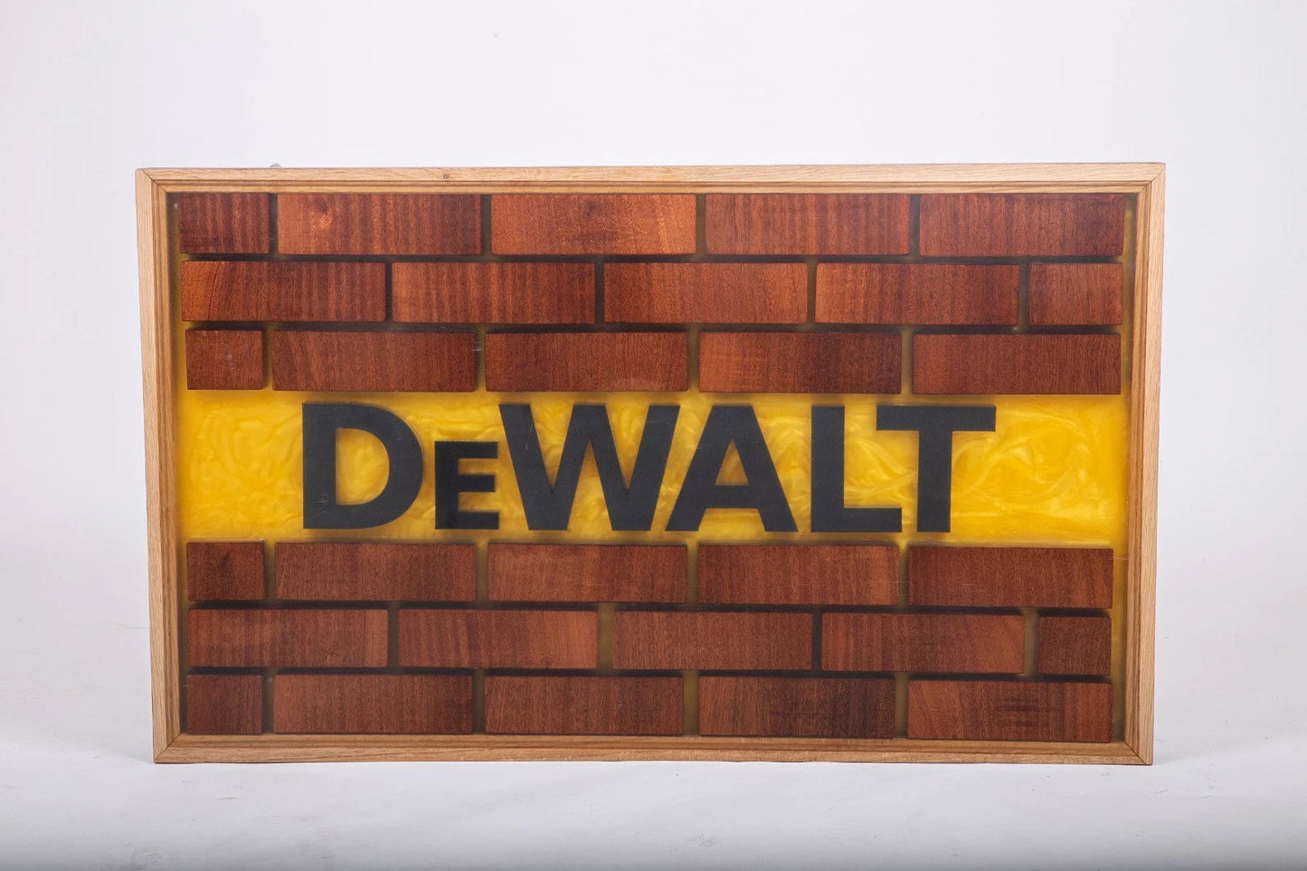 table DeWALT Resin Coffee Table – Handmade Oak & Sapele Epoxy Table