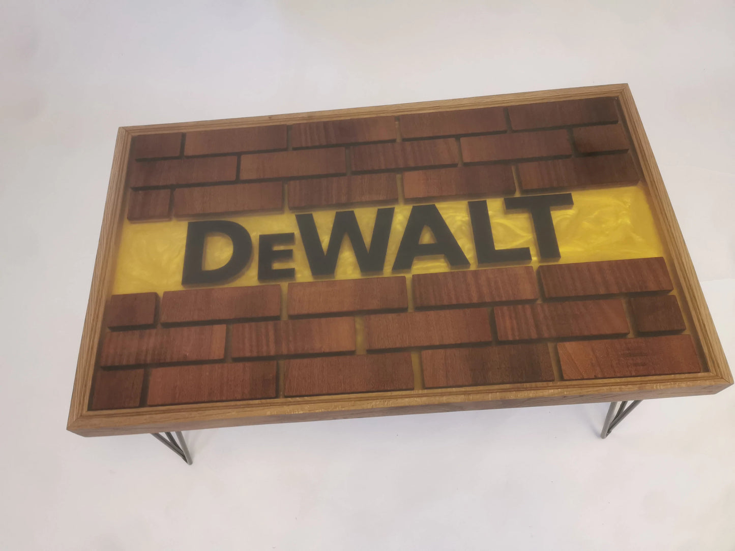 table DeWALT Resin Coffee Table – Handmade Oak & Sapele Epoxy Table