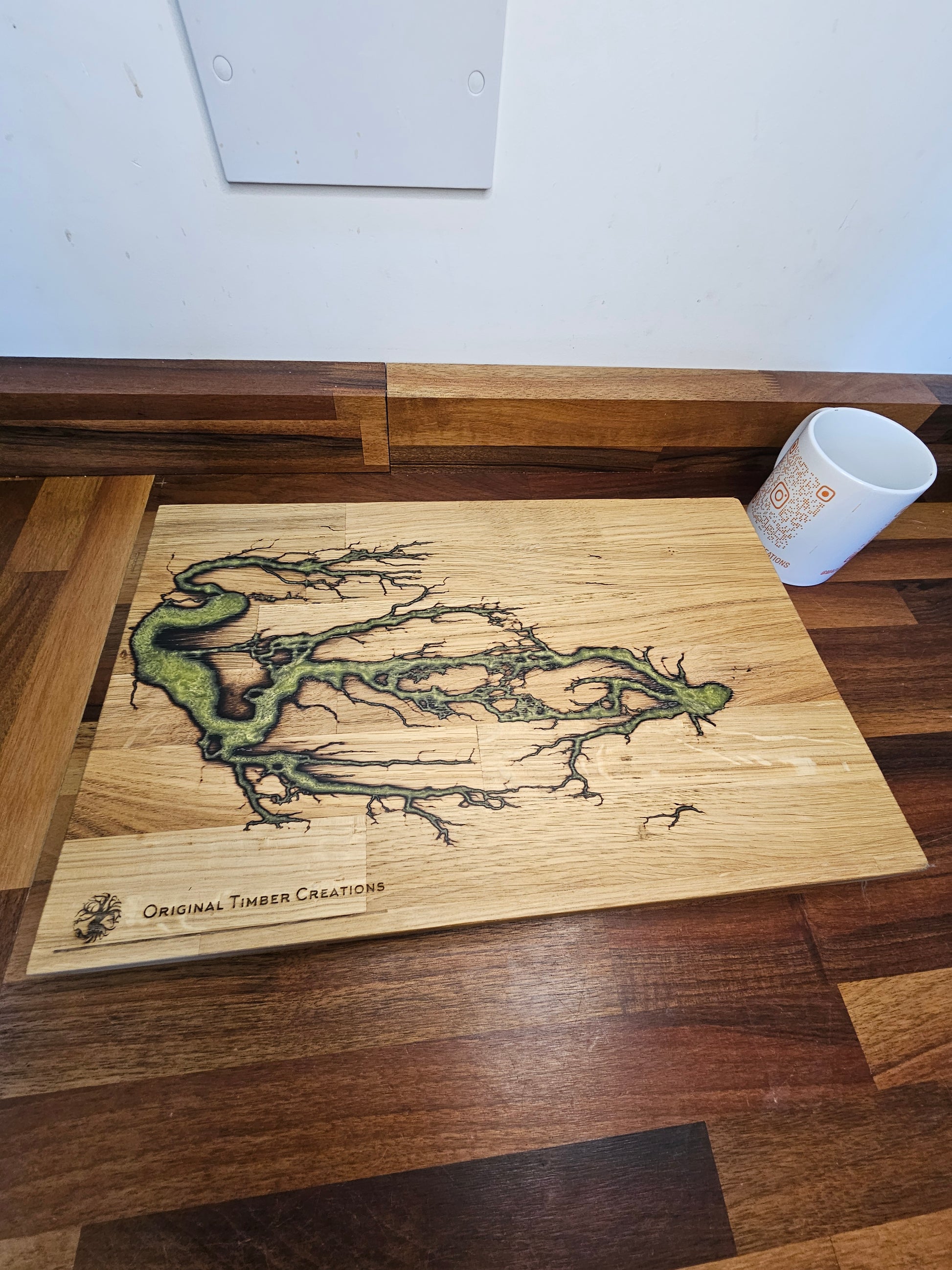 Chopping Board – Green Resin Fractal Burn 400 × 250 × 38mm