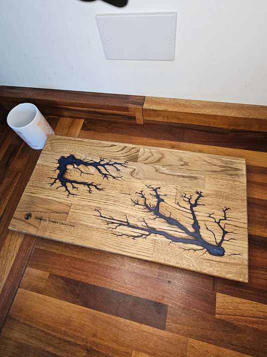 Chopping Board – Oak with Blue Resin Inlay (485mm x 250mm)