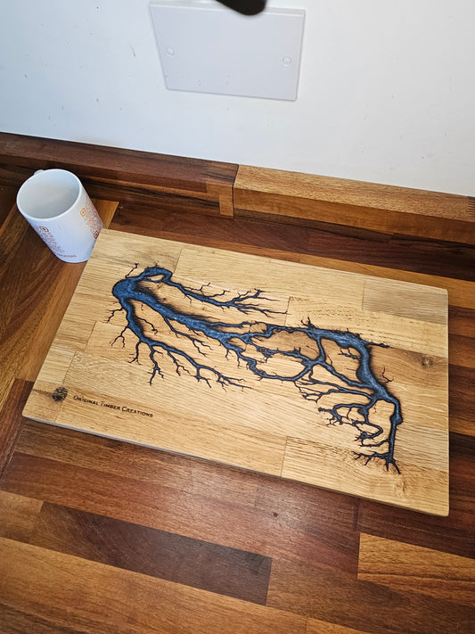 Chopping Board – Oak with Blue Resin Inlay (445mm x 250mm)