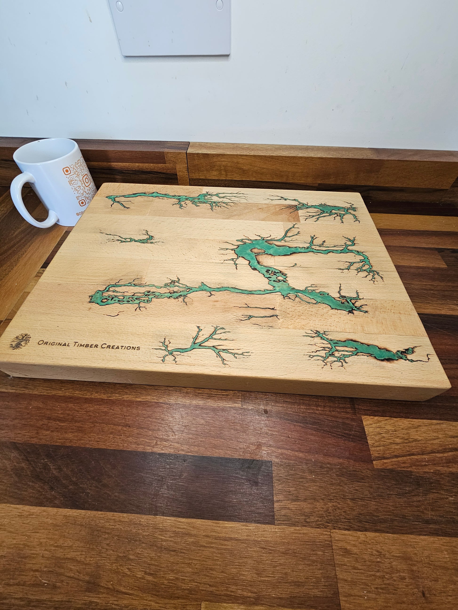 Chopping Board – Green Resin Fractal Burn 400 × 300 × 38mm