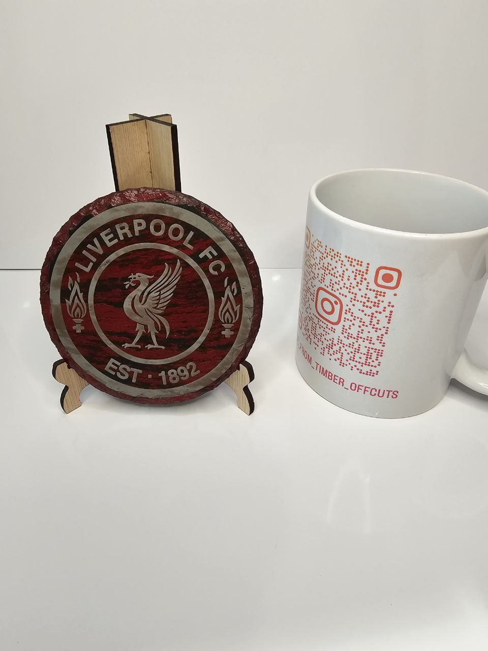 slate Liverpool FC Round Red Coasters – Laser Engraved Liver Bird